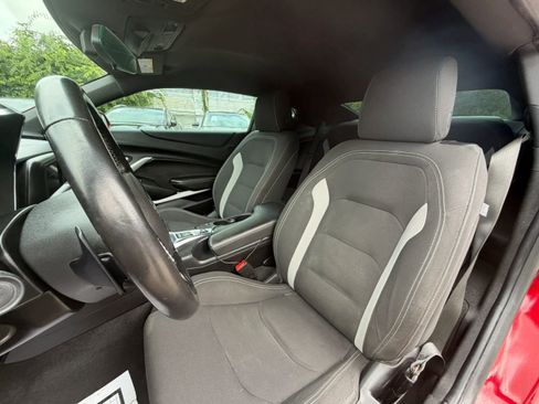 Used 2020 Chevrolet Camaro LT RWD image 18