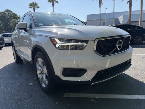 Used 2020 Volvo XC40 T5 Momentum AWD/4WD image 2