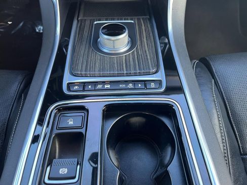 Used 2016 Jaguar XF S image 24