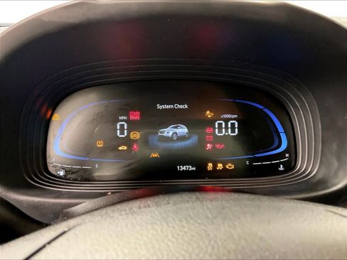 Used 2024 Hyundai Venue Limited image 25