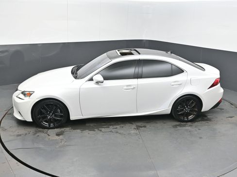 Used 2016 Lexus IS 200t image 37