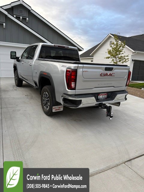 Used 2021 GMC Sierra 2500 SLE w/ SLE Value Package; AWD/4WD image 2