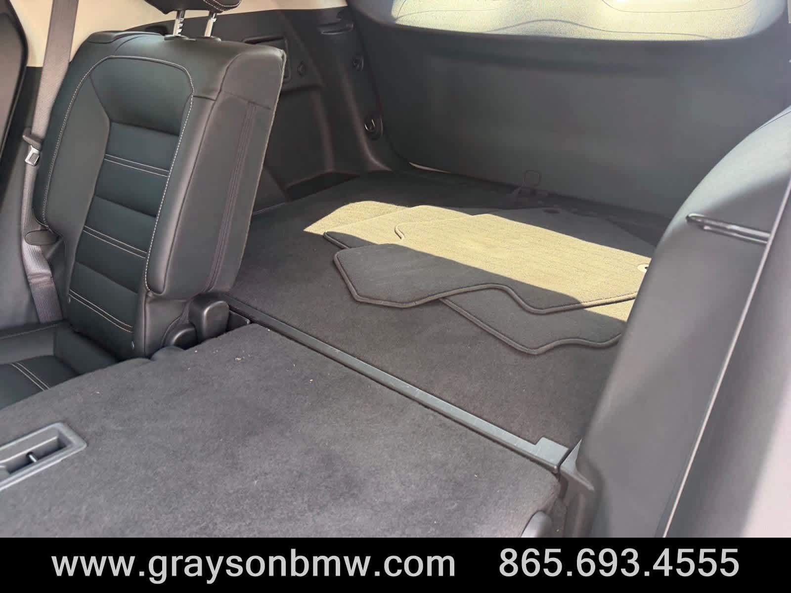 Used 2023 GMC Terrain Denali w/ Denali Premium Package AWD/4WD image 16