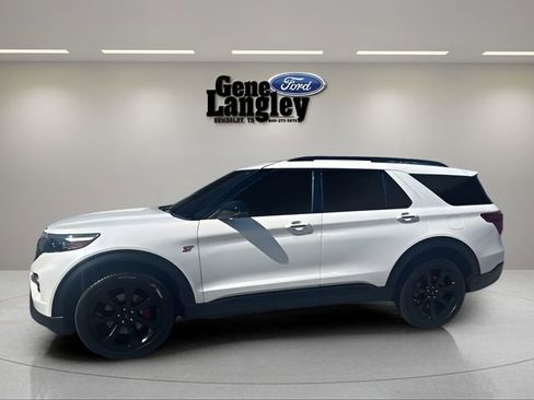 Used 2023 Ford Explorer ST w/ Equipment Group 401A AWD/4WD image 2