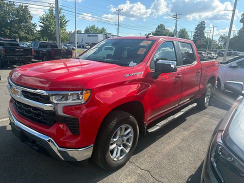Used 2023 Chevrolet Silverado 1500 LT AWD/4WD image 14
