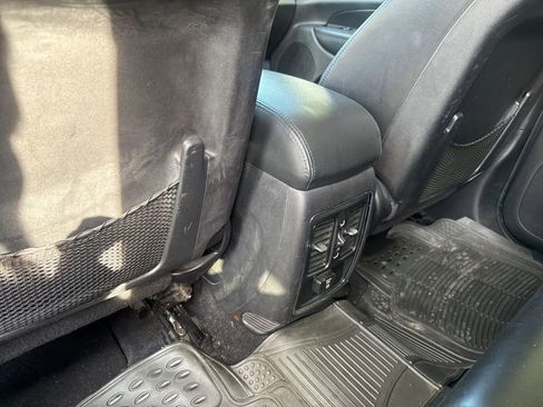 Used 2011 Jeep Grand Cherokee Laredo image 20