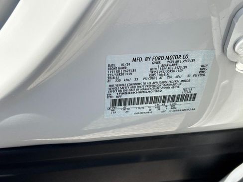 Used 2024 Ford Explorer ST-Line w/ Class IV Trailer Tow Package AWD/4WD image 24