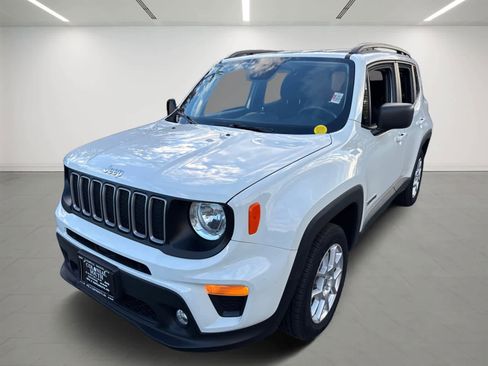Used 2022 Jeep Renegade Latitude w/ Convenience Group image 2