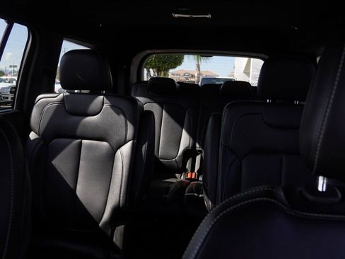 Used 2024 Jeep Grand Cherokee L Limited w/ Luxury Tech Group II image 32