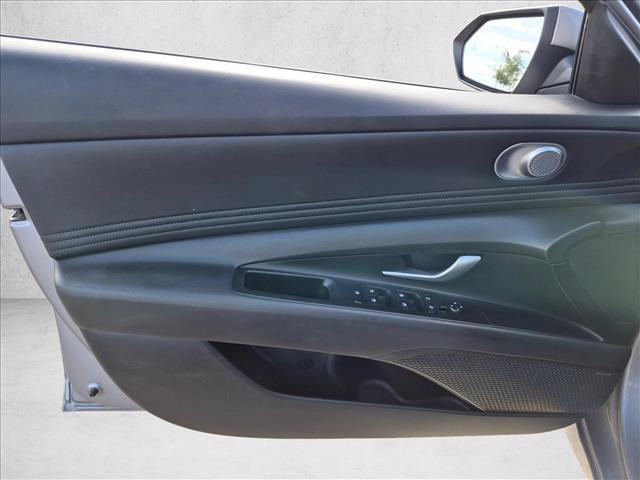 Used 2024 Hyundai Elantra Limited FWD image 10