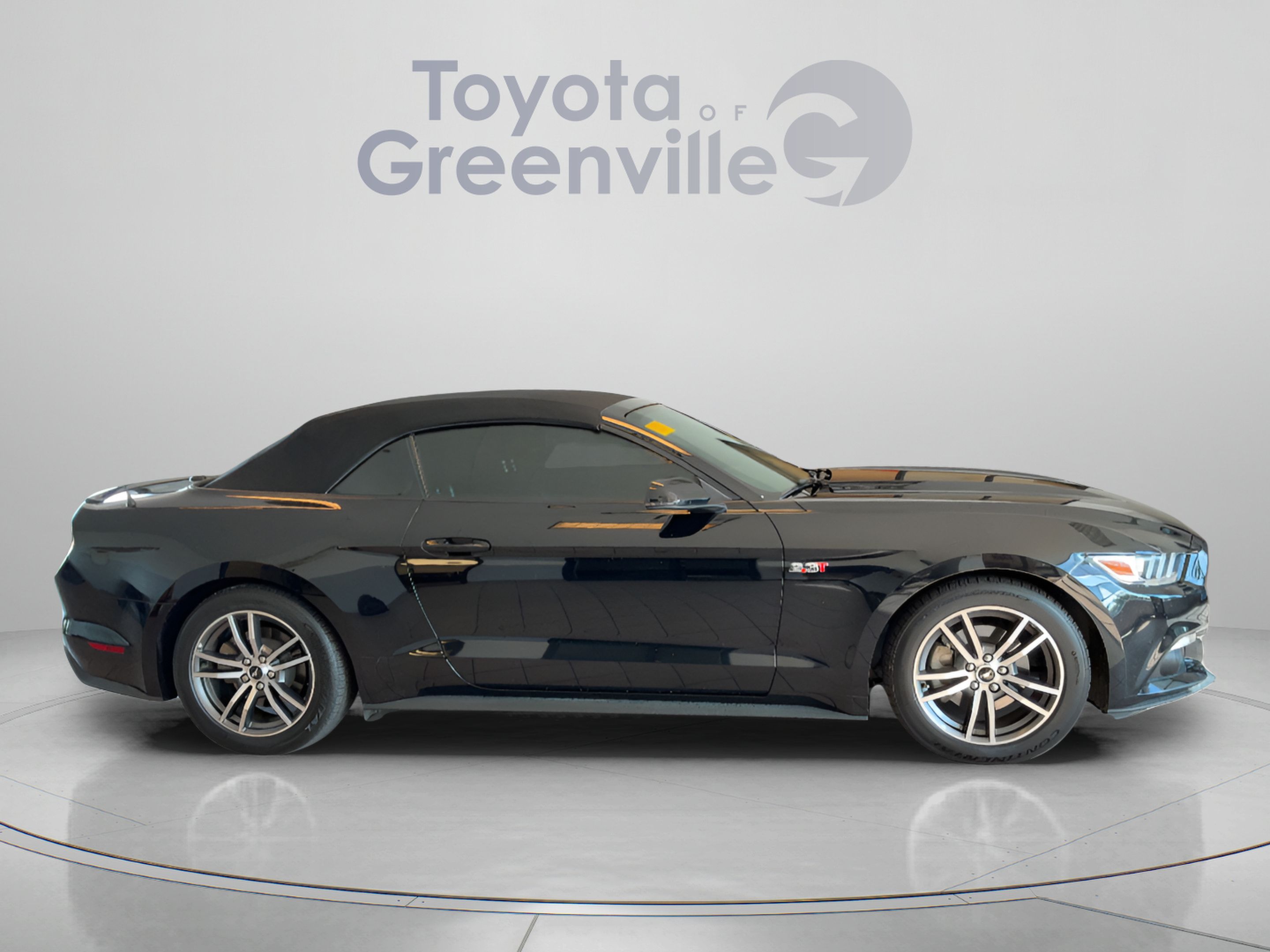 Used 2017 Ford Mustang Premium RWD image 7