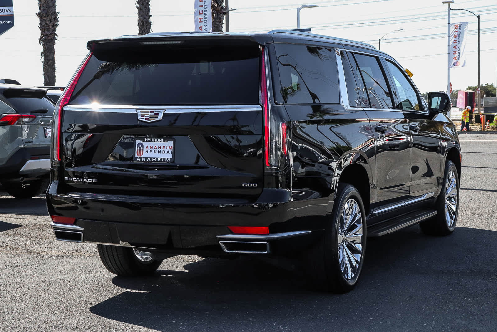 Used 2023 Cadillac Escalade ESV Premium Luxury Platinum AWD/4WD image 7