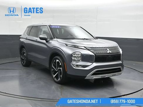 Used 2024 Mitsubishi Outlander SE AWD/4WD image 4