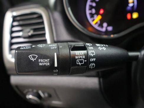 Used 2019 Jeep Grand Cherokee Laredo AWD/4WD image 37