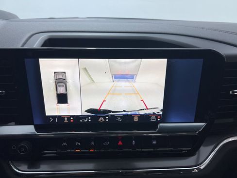 Used 2024 Chevrolet Silverado 1500 High Country image 13