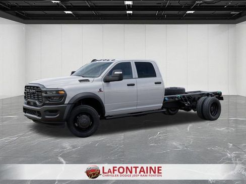 New 2026 RAM 5500 Tradesman AWD/4WD image 2