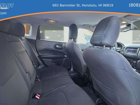 Used 2018 Jeep Compass Sport w/ Tech Group FWD image 11