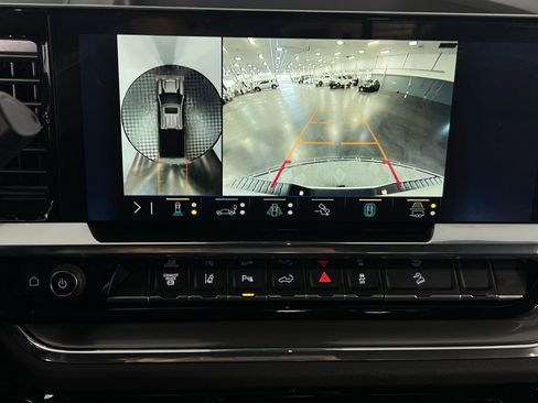 Used 2025 Chevrolet Silverado 2500 High Country w/ High Country Premium Package image 16