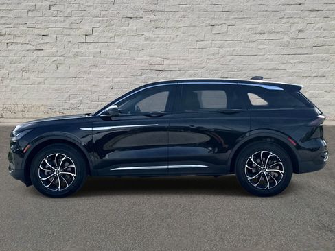 Used 2024 Lincoln Nautilus Premier AWD/4WD image 2