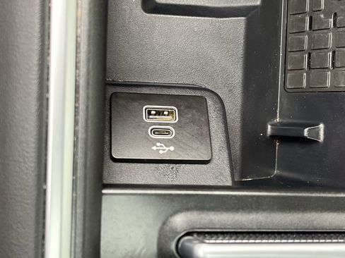 Used 2025 Ford Expedition Platinum AWD/4WD image 27