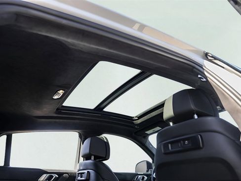 Used 2023 BMW X6 xDrive40i w/ M Sport Package image 29