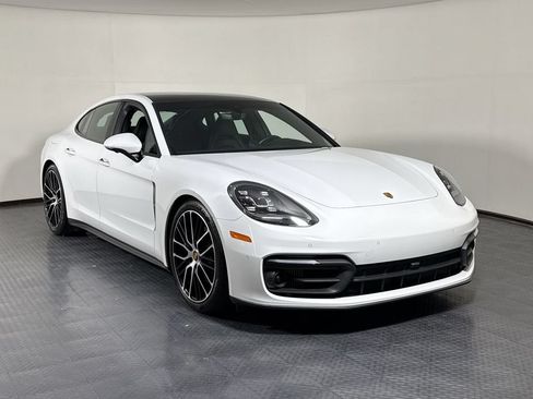 Certified 2023 Porsche Panamera 4 Platinum Edition AWD/4WD image 9