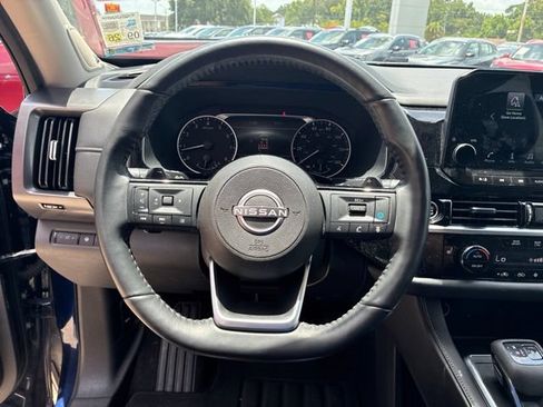 Used 2024 Nissan Pathfinder SL w/ SL Premium Package FWD image 21