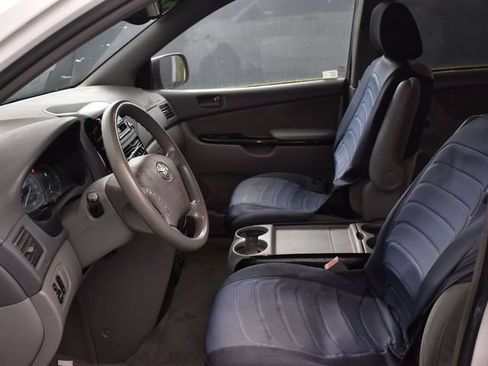 Used 2004 Toyota Sienna LE FWD image 9
