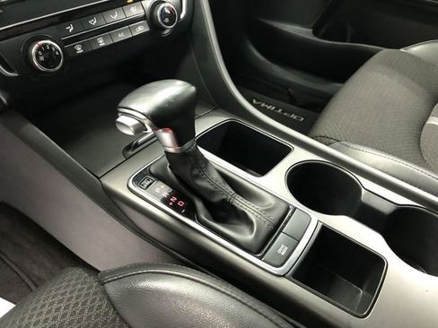 Used 2018 Kia Optima S image 24