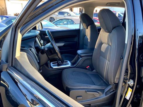 Used 2019 Chevrolet Colorado LT w/ LT Convenience Package RWD image 7