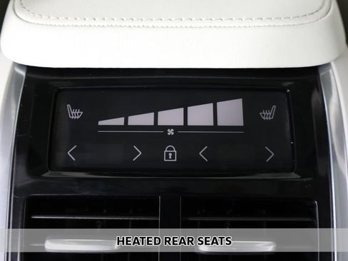 Used 2024 Volvo XC90 B5 Plus AWD/4WD image 9
