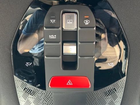 Used 2024 Kia EV9 Land AWD/4WD image 30