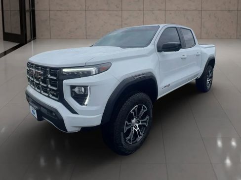 Used 2024 GMC Canyon AT4 w/ Technology Package image 3