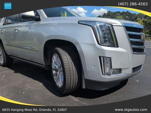 Used 2018 Cadillac Escalade Premium Luxury AWD/4WD image 9