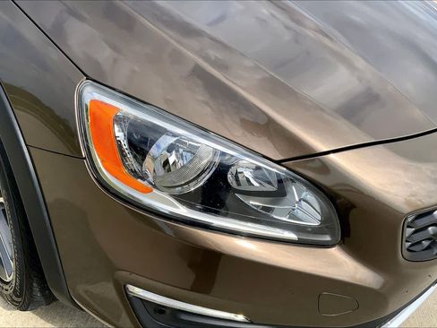 Used 2017 Volvo V60 T5 Cross Country AWD/4WD image 27