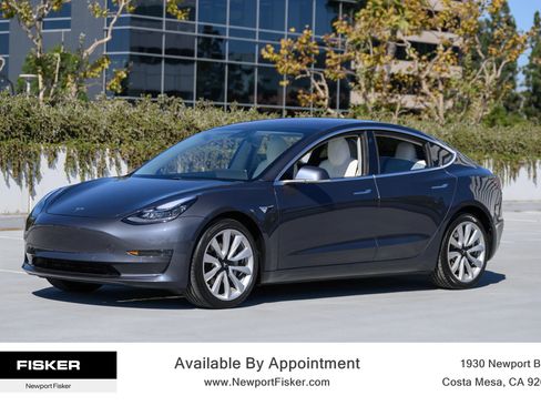 Used 2019 Tesla Model 3 Standard Range Plus image 1