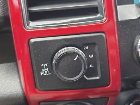Used 2017 Ford F150 XLT w/ Equipment Group 302A Luxury AWD/4WD image 16
