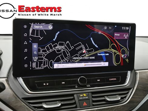 Used 2023 Nissan Altima 2.5 SV w/ SV Premium Package AWD/4WD image 18
