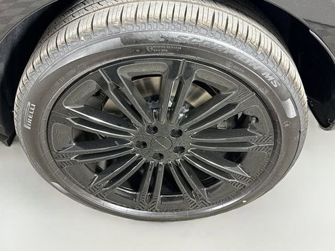 New 2026 Land Rover Range Rover Long Wheelbase SE AWD/4WD image 33