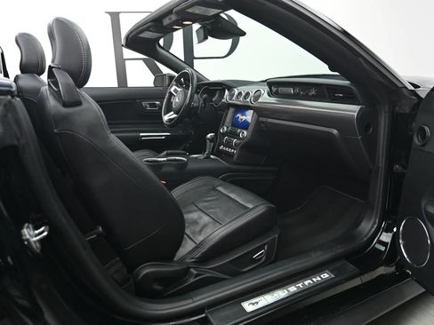 Used 2019 Ford Mustang GT Premium w/ GT Performance Package RWD image 4