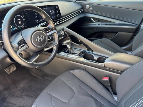 Used 2021 Hyundai Elantra SEL w/ Convenience Package FWD image 10