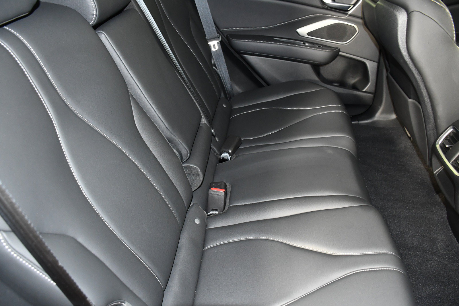 Used 2025 Acura RDX SH-AWD image 44