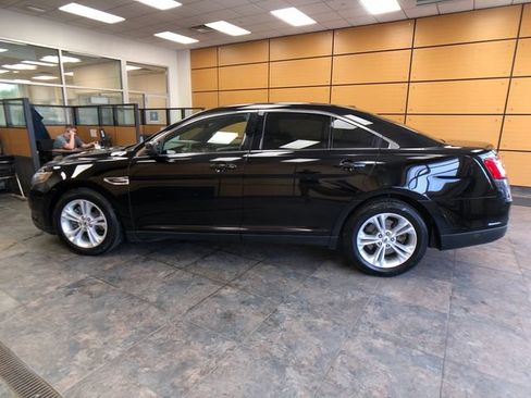 Certified 2018 Ford Taurus SEL w/ Equipment Group 201A AWD/4WD image 4