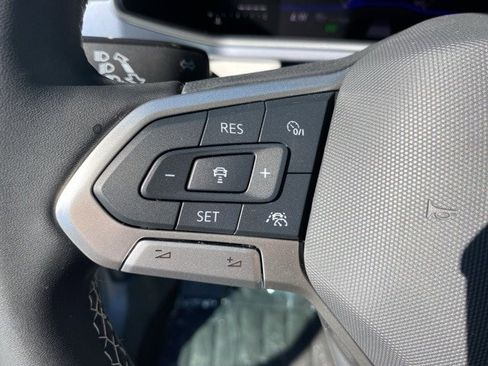 New 2025 Volkswagen Taos SE image 28