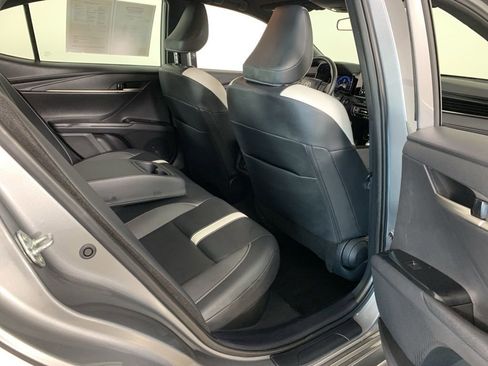 Used 2025 Toyota Camry SE image 36
