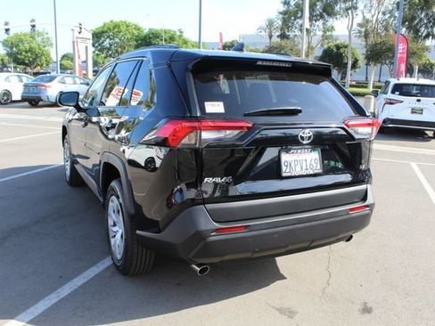 Used 2021 Toyota RAV4 LE w/ Carpet Mat Package (TMS) FWD image 12