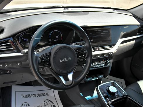 Used 2022 Kia Niro EX Premium FWD image 16