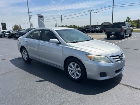 Used 2011 Toyota Camry LE w/ LE Extra-Value Pkg image 20