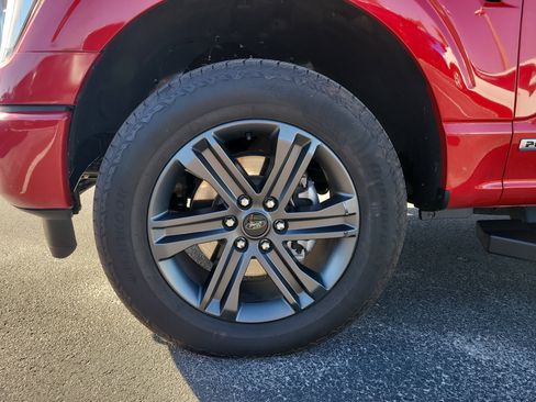 Used 2023 Ford F150 Lariat image 10