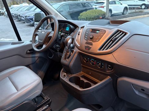 Used 2018 Ford Transit 150 XL image 29